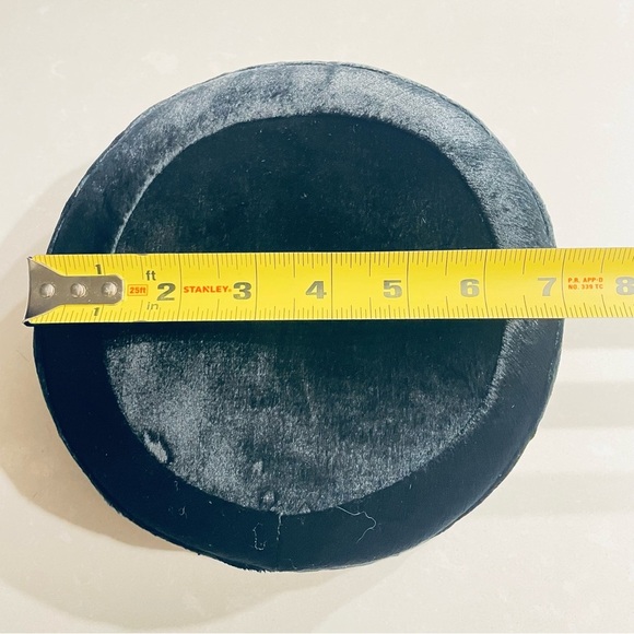 SAKS FIFTH AVENUE VINTAGE VELVET VELOUR ROUND HAT PILLBOX HAT FRANE PRELOVED - Picture 11 of 11